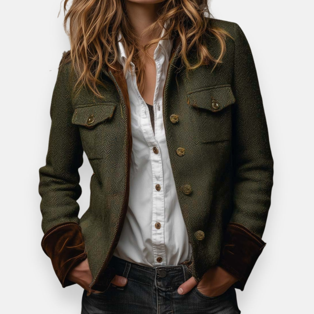 Alma | Elegant with Velvet Details
